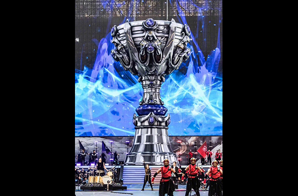 隐士修道院藏了机票？所有 T1 选手表现完美，获得了赛点！ T1 2-0 EDG