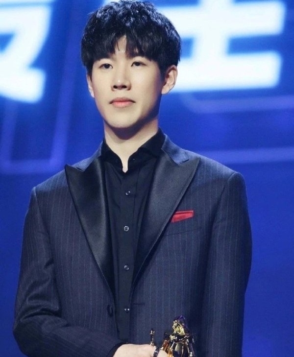 曝Uzi将复出年薪或达到9位数，BLG是否有望集齐豪华阵容？