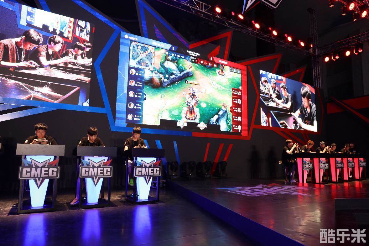 缺失的女性坦克回头看月亮，点燃光来帮助Xun获得三杀。 JD Gaming 中路和打野展现了他们的实力，拉回了一座城市。